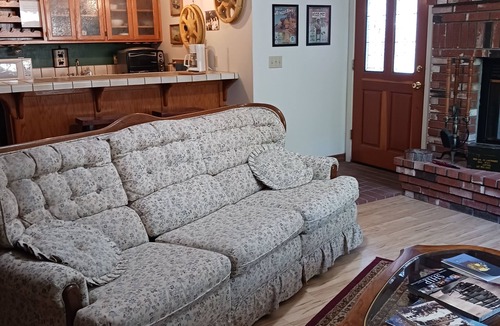 Wrightwood House | Enjoy the cool mountain air at the spacious and unique Ragtime Rose.