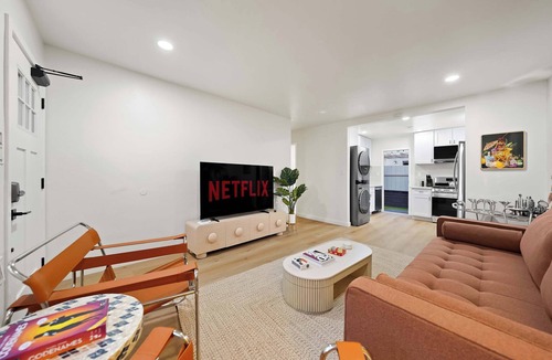 North Park House | Explore North Park Chic 2br w/Fire Pit Sleeps 6