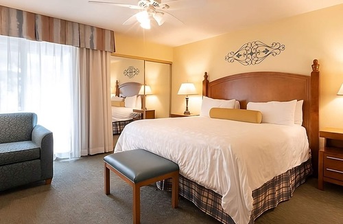 San Diego Country Estates Hotel | Explore Ramona | Kitchen | Balcony | Free Parking