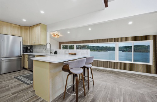 Clear Lake House | Fabulous 4-bedroom house with breathtaking view in Clearlake Oaks