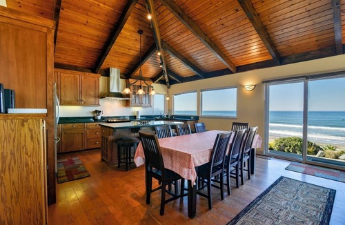 Cayucos House | Fabulous Oceanfront Cayucos Getaway, Steps to the Beach! Prime Location, Ocean V