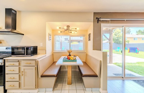 Patton House | Family 4BR Pool Home w/Arcade Games/KING BED/Billiard Table/Sleeps12/near Yamava