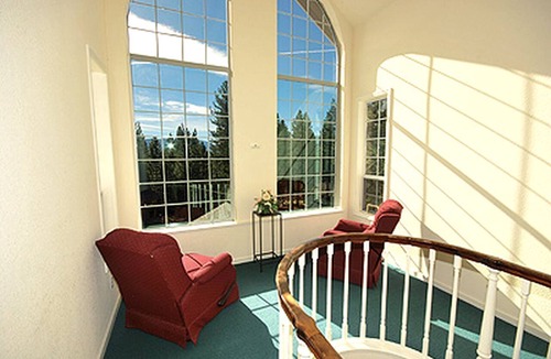 Montgomery Estates Cottage | Family-Friendly Cottage with Mountain Views near Heavenly Ski Resort in South Lake Tahoe, California