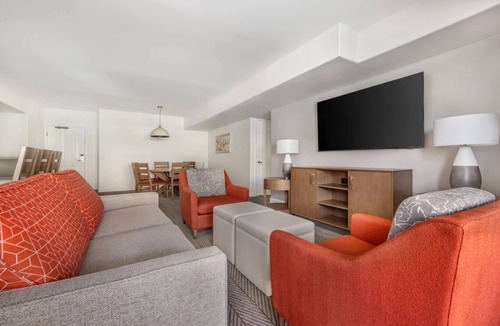Canyon Corridor Hotel | Family-Friendly Villa in Palm Springs w/Pools, Spa & Palm Springs Adventure