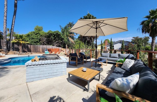 La Mesa House | Family Pool Retreat + Gym, Fire Pits, Views (Sleeps 9