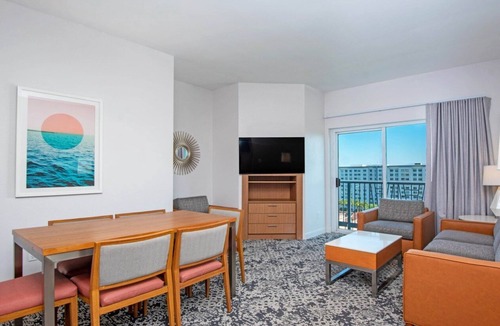 Anaheim Resort Resort | Family sized 2 BR, 2 bath, 6 guest resort condo 5 minutes to Disneyland