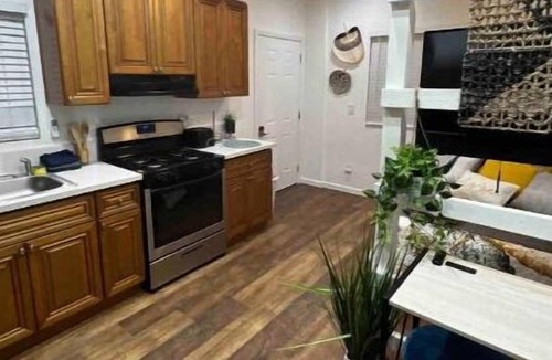 Riverside House | Fantastic Jurupa Studio with everything that you need!