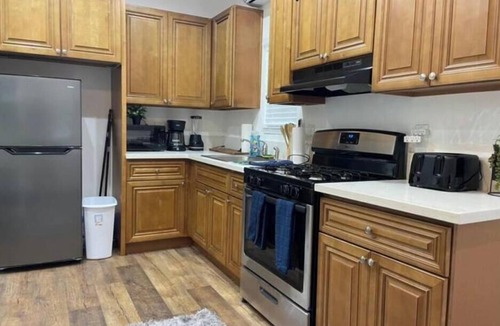 Riverside House | Fantastic Jurupa Studio with everything that you need!