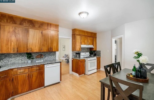 San Anselmo House | Fence Gated, Storybook Tudor Home, Mount Tam View 3BD/2BA+Office San Anselmo