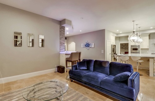 Mission Viejo House | FIVE generous bedrooms and a REAL indoor Treehouse for kids - see our VIDEO!