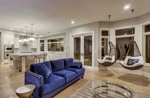 Mission Viejo House | FIVE generous bedrooms and a REAL indoor Treehouse for kids - see our VIDEO!