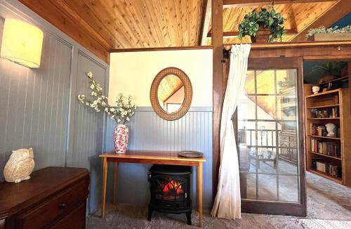 O'Brien House | Foxfell At Shasta Lake, A Pet-Friendly Vacation Home and 4-Acre Lake Retreat with Stunning 360 Nature Views