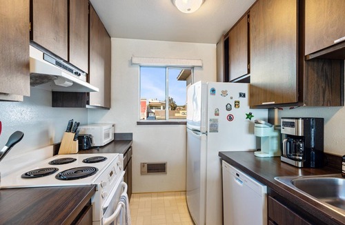 Cayucos House | Front-Row Ocean Views, Timeless Downtown Cayucos Beachfront Escape