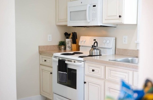 Alpena House | Full Kitchen|Location|Family Friendly