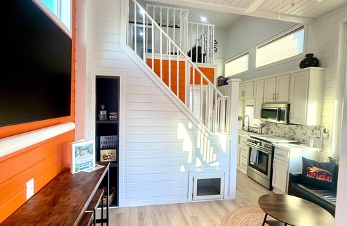 Parker Strip House | Full Throttle | River Views + High-Speed Vibes at Roadrunner Resort