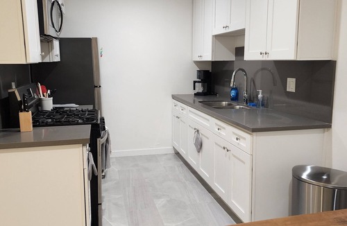 Northridge Apartment | Fully Furnished Renovated 1BR Balcony Gated Parking Northridge