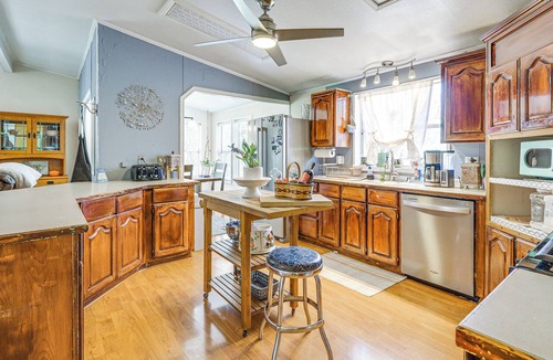 Clear Lake House | Fun w/Family! Clearlake Getaway w/Private Yard