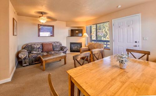 Tahoe Village Apartment | Galaxy Way Close to Stagecoach Chair