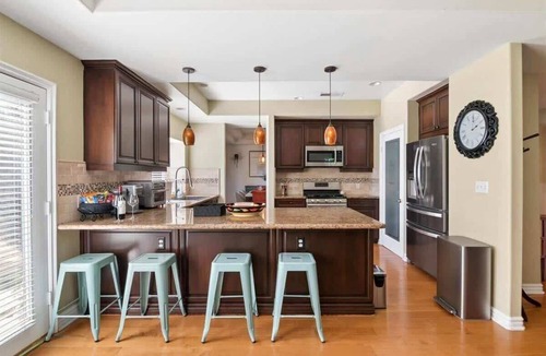 Valley Village House | *GATED 5BR | 2 King Suites | Game Room | BBQ!*