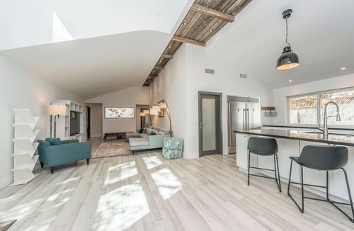 Graton House | Gated 5BR Wine Country Compound w/Guest House - Walk to Downtown Graton