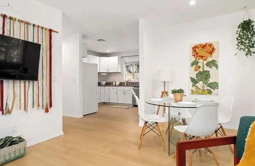 Atwater Village House | Gated Bungalow, 3BD, 2BTH, Park, Yard, Parking - Close to FIFA Fan Zone, DTLA