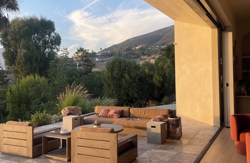 Western Malibu Villa | Gated Luxurious 6-bedroom villa with AC, in enchanting Malibu walk to the beach
