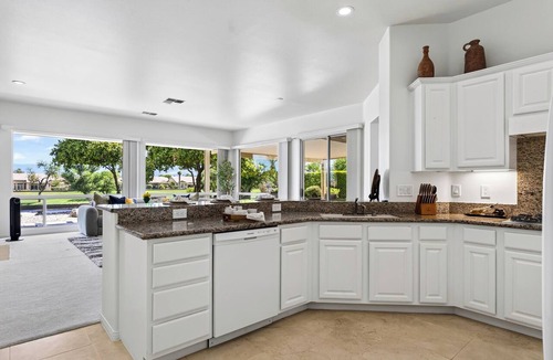 Desert Palms House | Golf Views + BBQ Patio | Mins to Indian Wells | Palm & Par