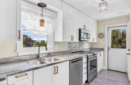 Cedar Point House | Gone Coastal- Tranquil 3 Bedroom House with access to the White Oak River
