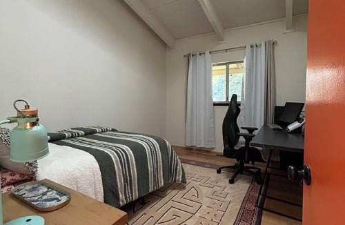 Ukiah House | Gorgeous heal side 3-bedroom house with jacuzzi , family and pet friendly .