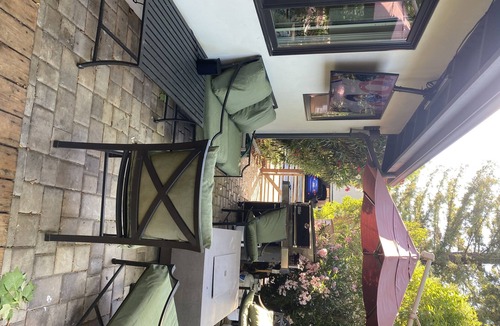 West Menlo Park House | Great Family Home in the heart of Menlo Park