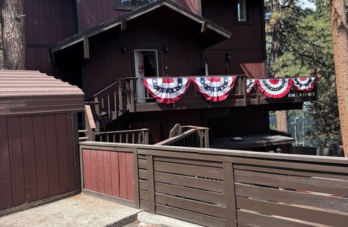 Lincoln Park Cabin | Great Lake Location, Kayak/SUP 1 min, Casinos 12 min, Skiing 14 min. Sleeps 6