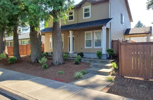 Gresham House | Gresham pine