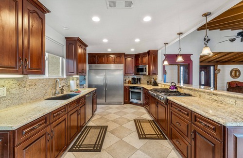 Racquet Club West House | Hacienda Miranda - Private lighted Pickleball Court- Family Home