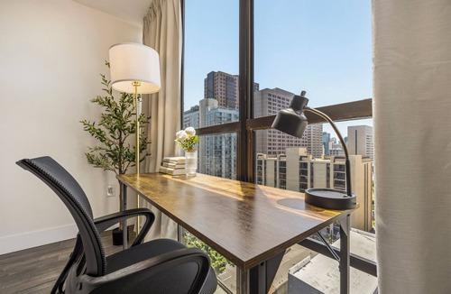 Cortez Hill Apartment | High-Rise Stay Pickleball Parking Gaslamp Balboa Park&Petco