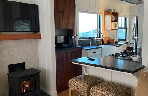 Dillon Beach House | Historic Beach Cottage with Ocean View Deck - Steps to Beach