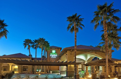 Magnesia Falls Cove Hotel | Holiday Inn Express & Suites Rancho Mirage - Palm Spgs Area by IHG