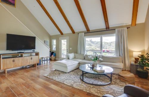 Rainbow CDP House | Hot Tub + Balcony: Rainbow Retreat Near Wineries!
