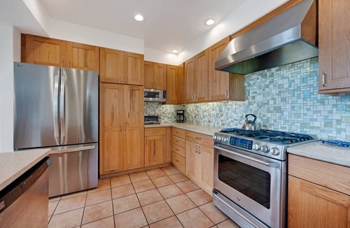 Bodega Bay House | Hummingbird Hideout! Golf Course View, Dog Friendly, Hot Tub, Walk to the Beach!