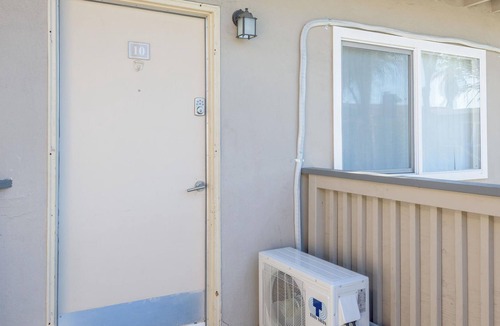 Sunnyvale Apartment | Ideal 2BR Near Dtwn Sunnyvale + Parking + Pets OK