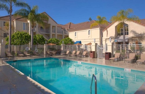 El Segundo House | Ideal Location 5 Miles from SoFi Stadium !