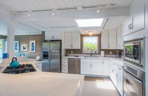 Stinson Beach House | Impressive Panoramic Views on Seadrift Lagoon