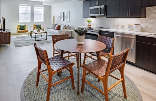 Burlingame Condo | Inviting 2BR Bayswater Retreat Near Local Attractions