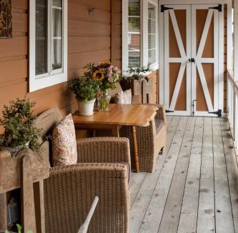 Lodge Hill Bed & Breakfast | J Patrick Inn
