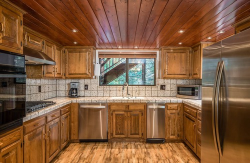 Fish Camp Cabin | Johnson's Firefall Lodge - 2 miles from Yosemite National Park!