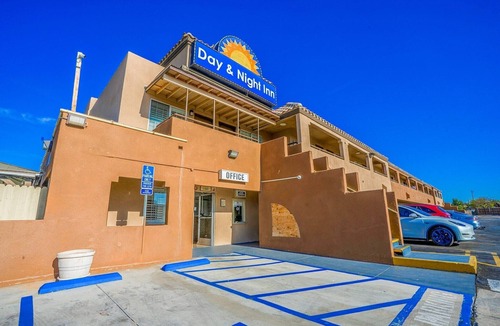 Hesperia Apartment | King Bed|Non-Smoking