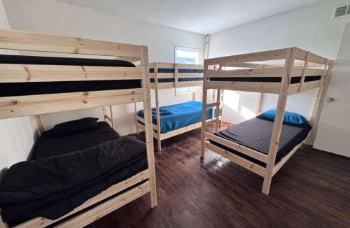 Pico - Robertson Hostel | La Cienega Near The Grove & Public Transit