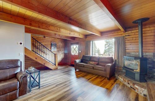Tahoma House | Lakeview Cabin