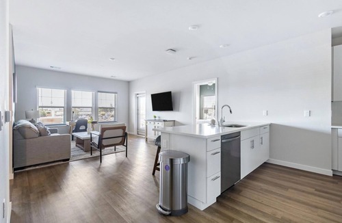 Santa Rosa Apartment | Landing | Stylish 1BD, Gym, Clubhouse