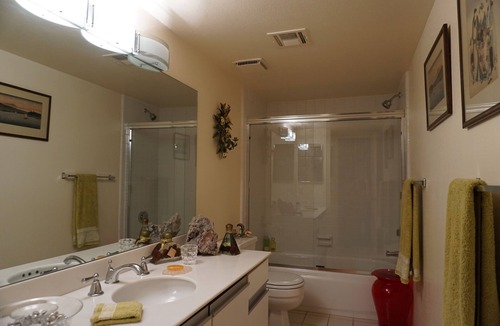 The Rose Garden House | Large 3 bedroom Single-Story house Great Sunset views Private in the Heart of PS