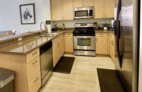 Pacific Terrace Condo | Large Luxury Downtown Condo: Pool, In-Unit Laundry, Parking, Walk Everywhere